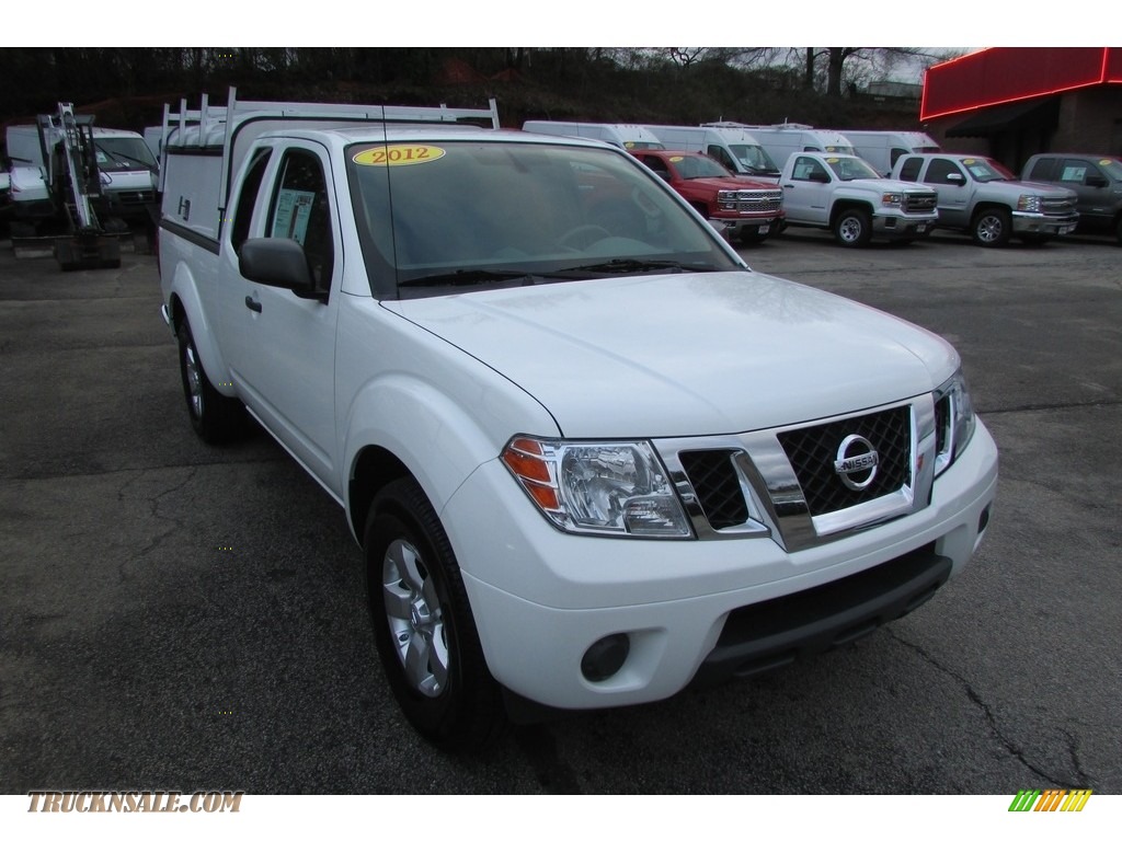 2012 Frontier SV V6 King Cab - Avalanche White / Steel photo #3