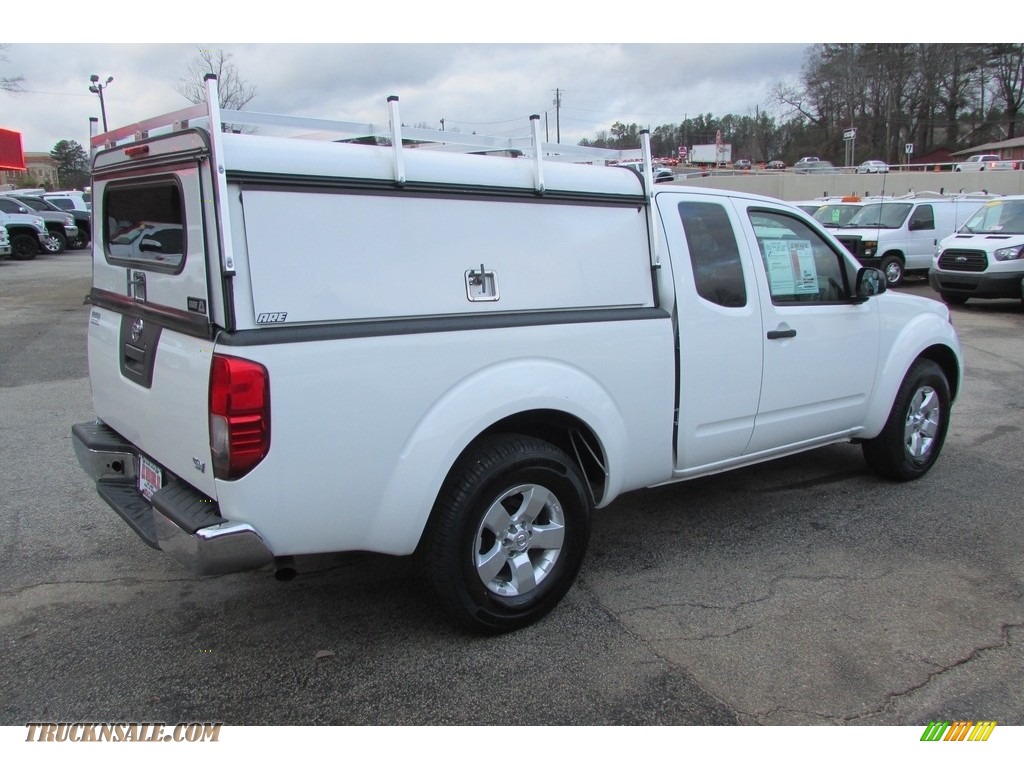2012 Frontier SV V6 King Cab - Avalanche White / Steel photo #6