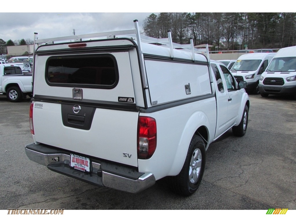 2012 Frontier SV V6 King Cab - Avalanche White / Steel photo #7