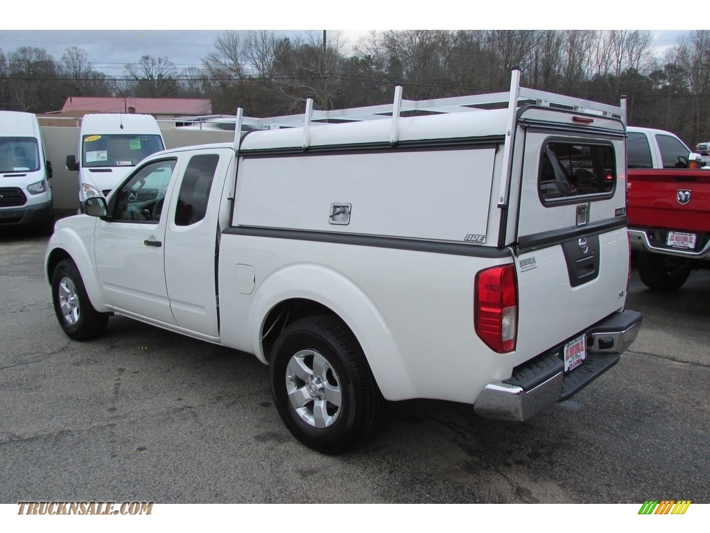 2012 Frontier SV V6 King Cab - Avalanche White / Steel photo #10