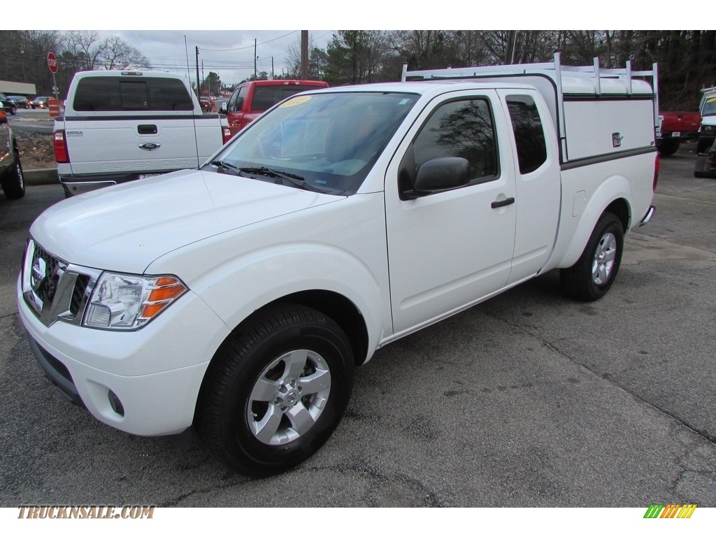 2012 Frontier SV V6 King Cab - Avalanche White / Steel photo #12