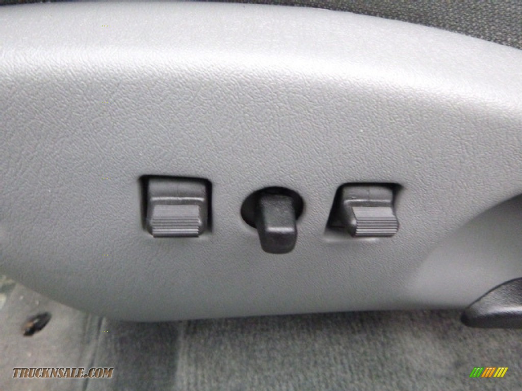 2007 Dakota SLT Quad Cab 4x4 - Bright Silver Metallic / Medium Slate Gray photo #15