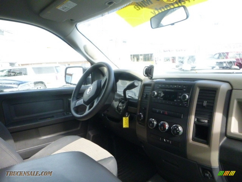 2012 Ram 1500 ST Quad Cab 4x4 - Black / Dark Slate Gray/Medium Graystone photo #9