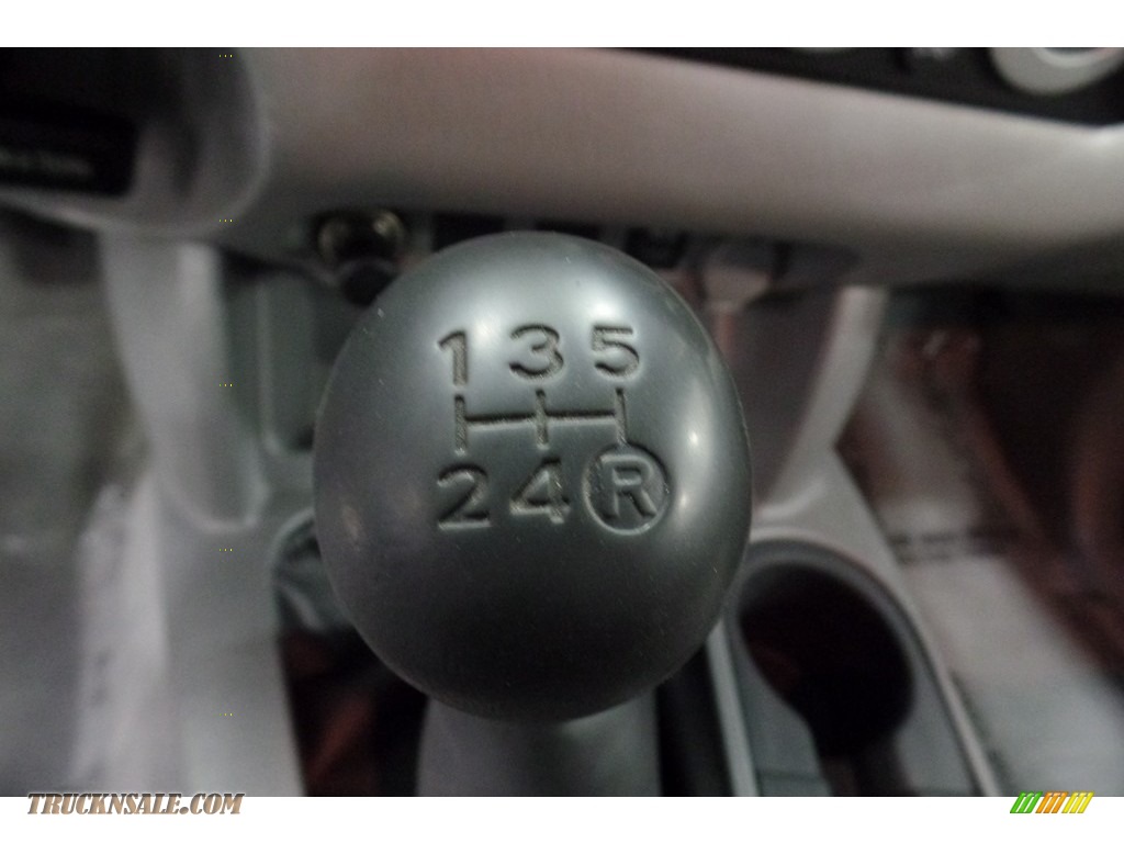 2010 Tacoma Regular Cab 4x4 - Silver Streak Mica / Graphite photo #18