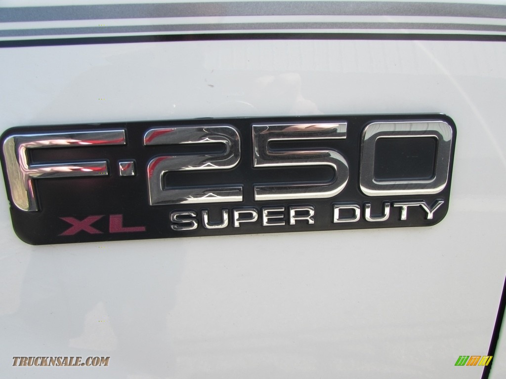 2003 F250 Super Duty XL SuperCab 4x4 - Oxford White / Medium Flint Grey photo #13
