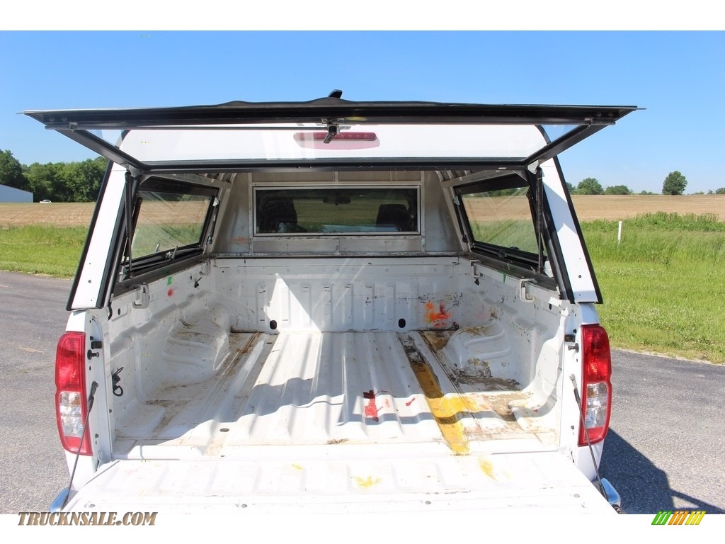 2012 Frontier S King Cab - Avalanche White / Steel photo #9