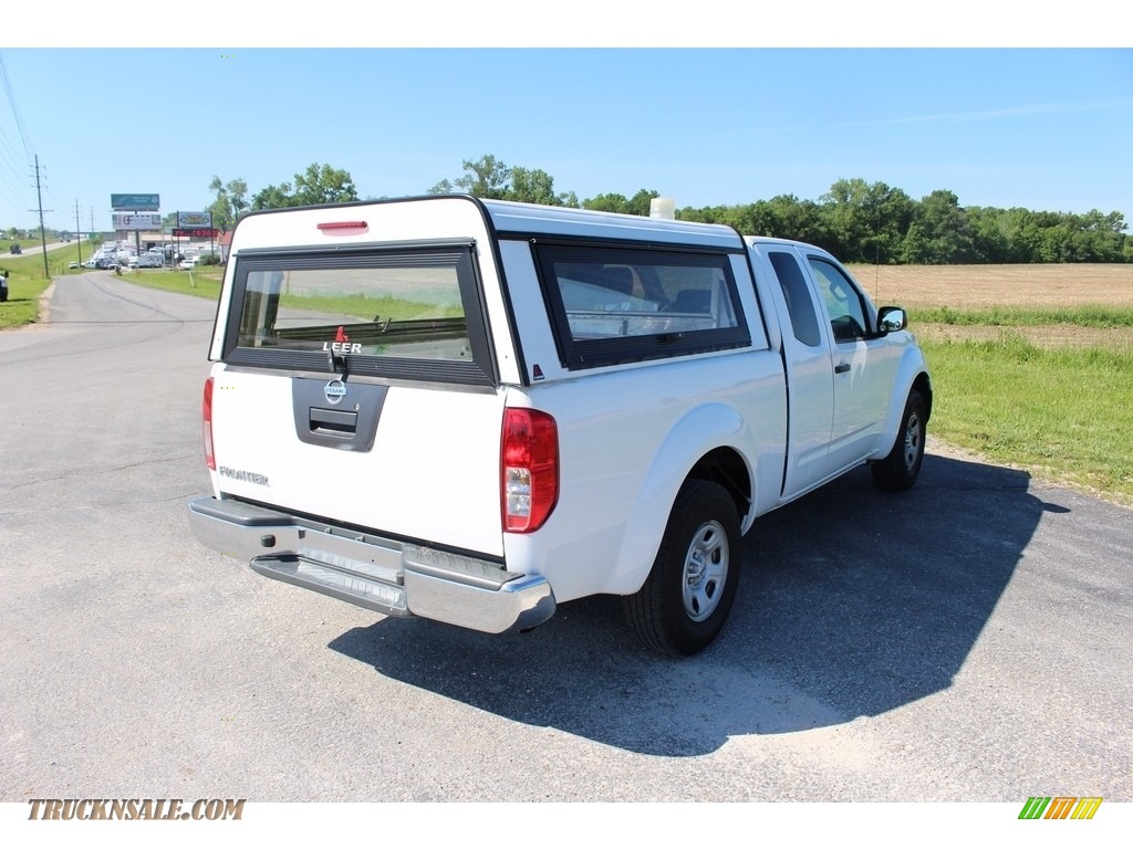 2012 Frontier S King Cab - Avalanche White / Steel photo #16