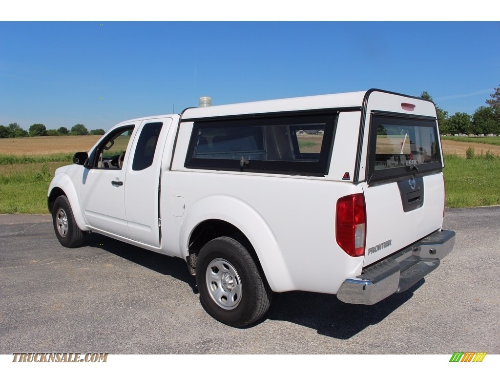 2012 Frontier S King Cab - Avalanche White / Steel photo #18