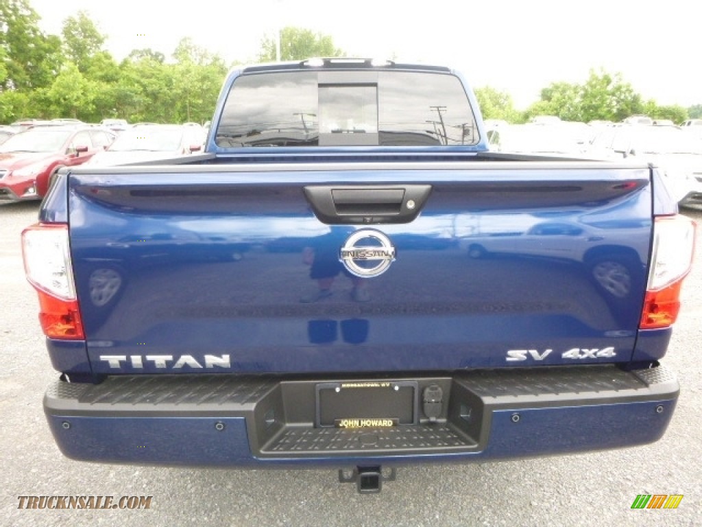 2017 Titan SV Crew Cab 4x4 - Deep Blue Pearl / Black photo #9