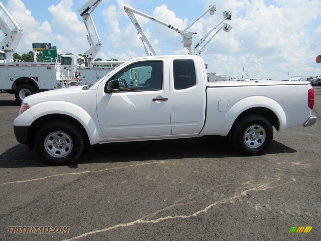 2012 Frontier S King Cab - Avalanche White / Graphite photo #2