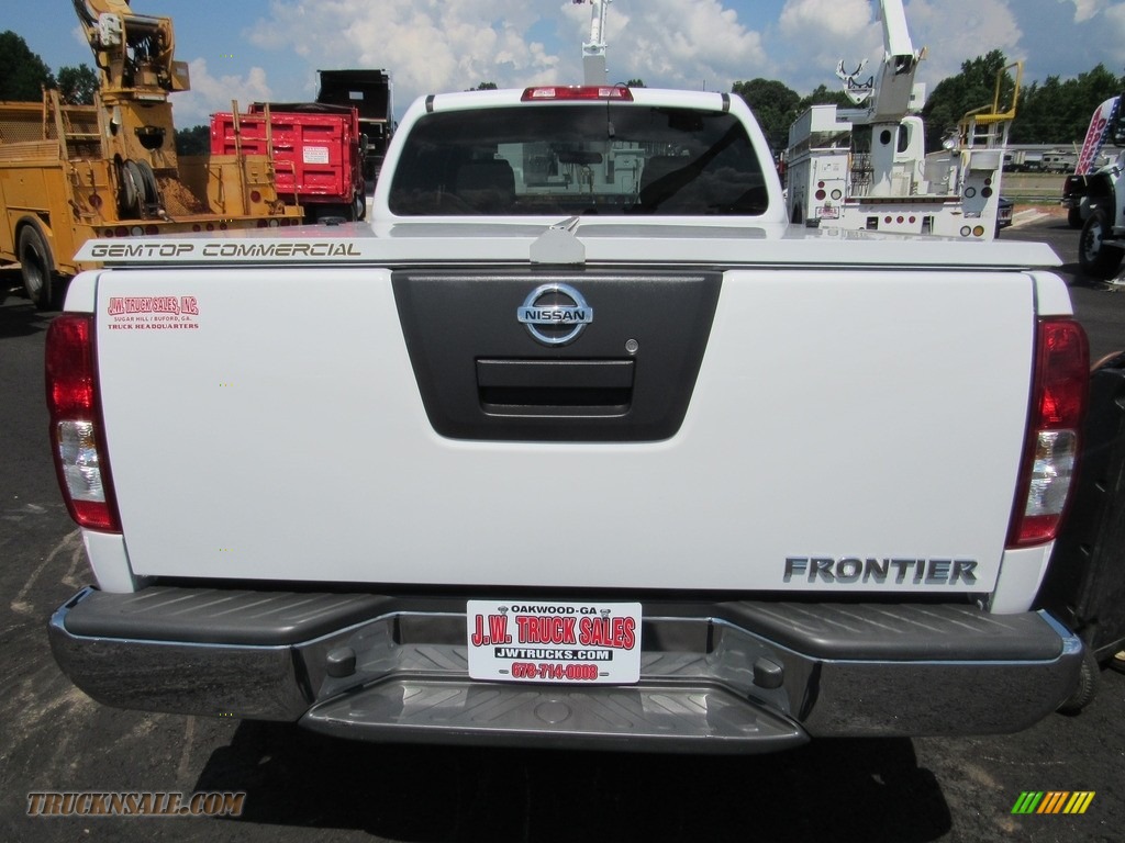 2012 Frontier S King Cab - Avalanche White / Graphite photo #4