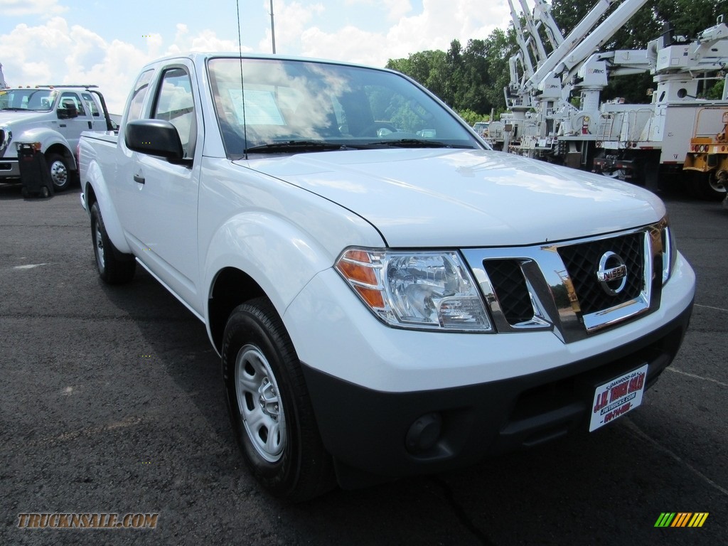 2012 Frontier S King Cab - Avalanche White / Graphite photo #9