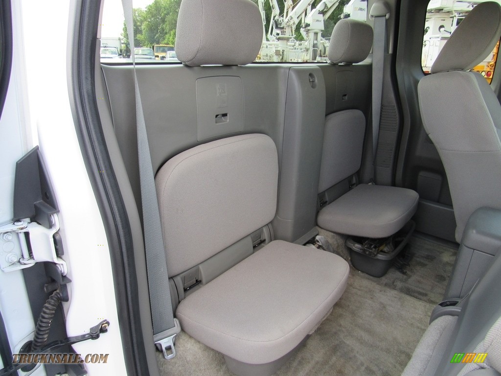 2012 Frontier S King Cab - Avalanche White / Graphite photo #16