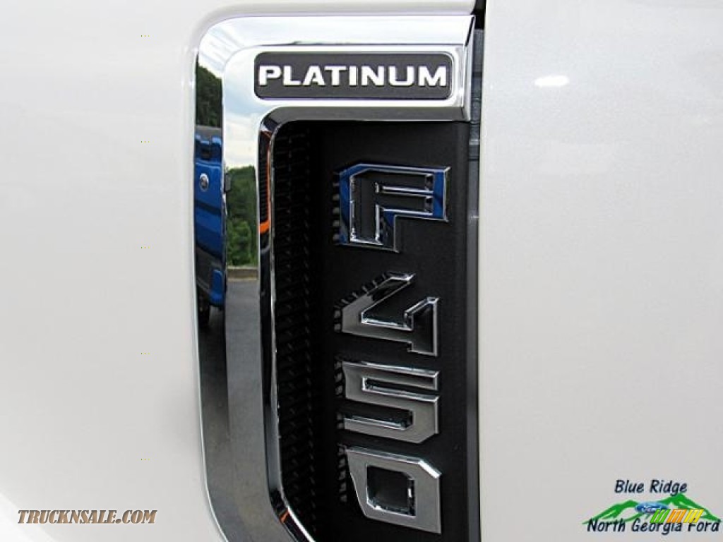2017 F450 Super Duty Platinum Crew Cab 4x4 - White Platinum / Black photo #39