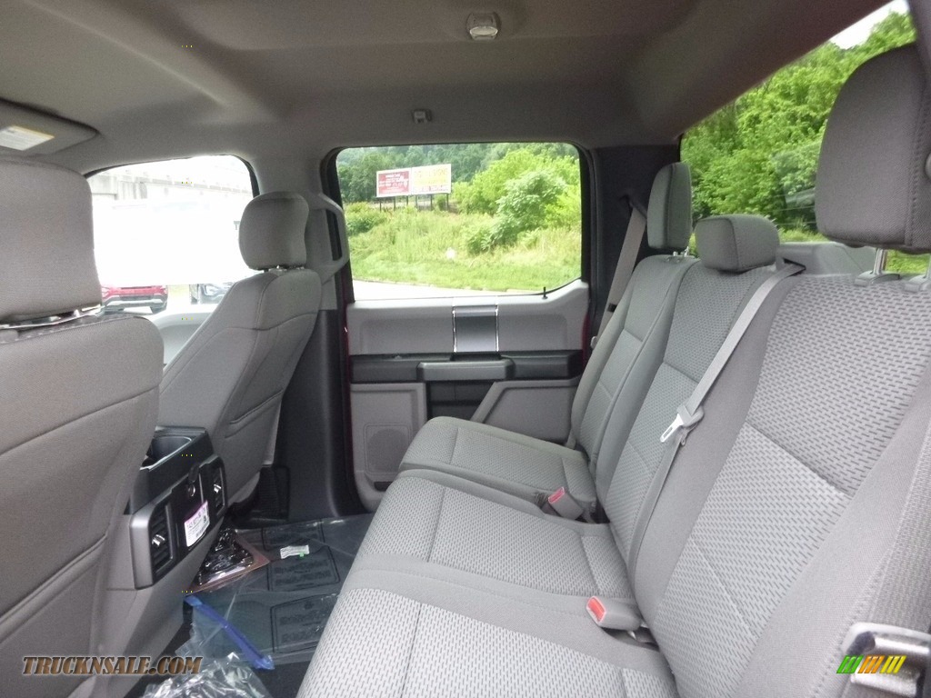 2017 F150 XLT SuperCrew 4x4 - Ruby Red / Earth Gray photo #11