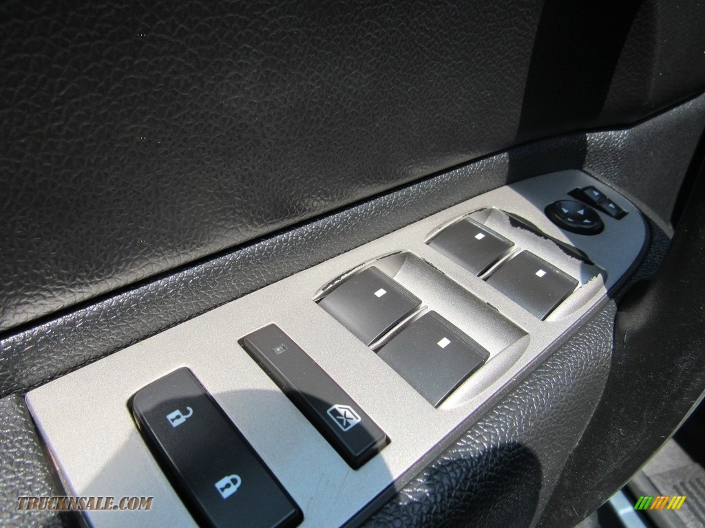 2011 Silverado 2500HD LT Extended Cab 4x4 - Imperial Blue Metallic / Ebony photo #32