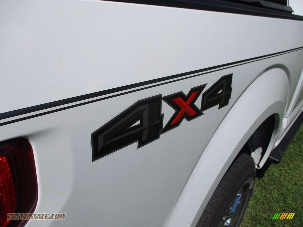 2015 F150 XLT SuperCrew 4x4 - Oxford White / Medium Earth Gray photo #11