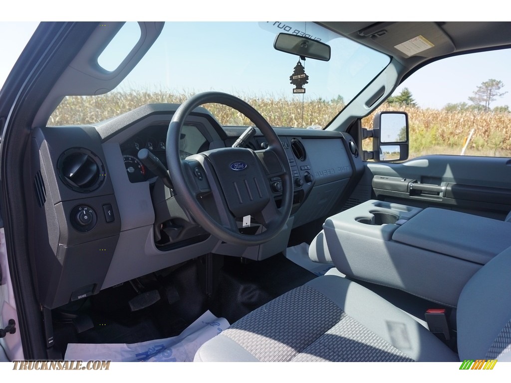 2015 F250 Super Duty XL Regular Cab 4x4 - Oxford White / Steel photo #39