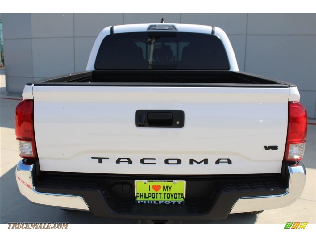 2017 Tacoma TRD Off Road Double Cab 4x4 - Super White / TRD Graphite photo #6