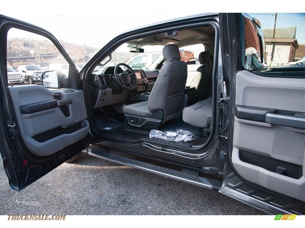 2018 F150 XLT SuperCab 4x4 - Magnetic / Earth Gray photo #11