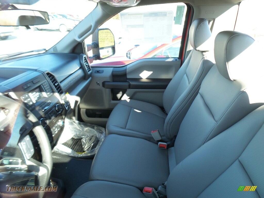 2017 F550 Super Duty XL Regular Cab 4x4 Chassis - Race Red / Medium Earth Gray photo #6