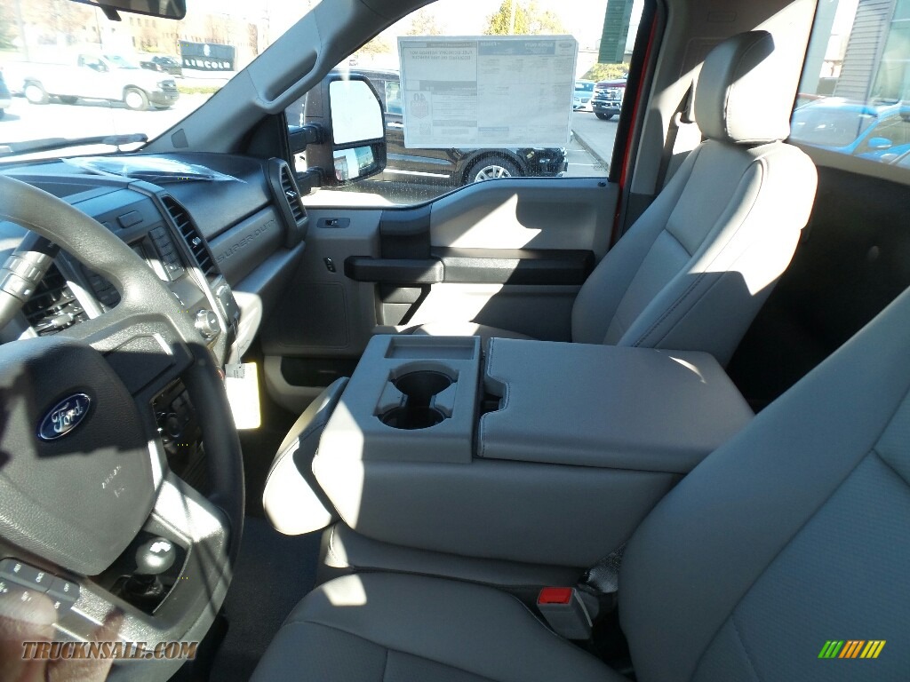2017 F250 Super Duty XL Regular Cab 4x4 - Race Red / Medium Earth Gray photo #6
