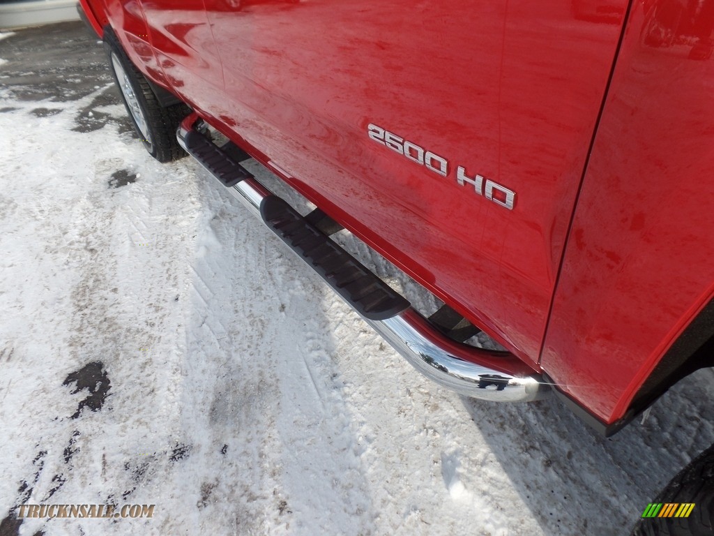 2017 Silverado 2500HD Work Truck Double Cab 4x4 - Red Hot / Dark Ash/Jet Black photo #12
