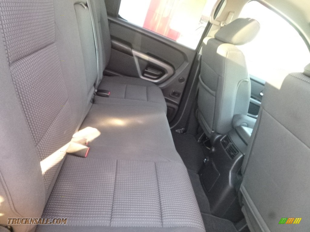 2015 Titan SV Crew Cab 4x4 - Cayenne Red / Charcoal photo #11