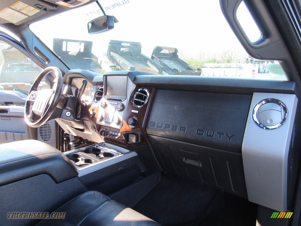 2013 F350 Super Duty Lariat Crew Cab 4x4 Dually - Tuxedo Black Metallic / Black photo #29