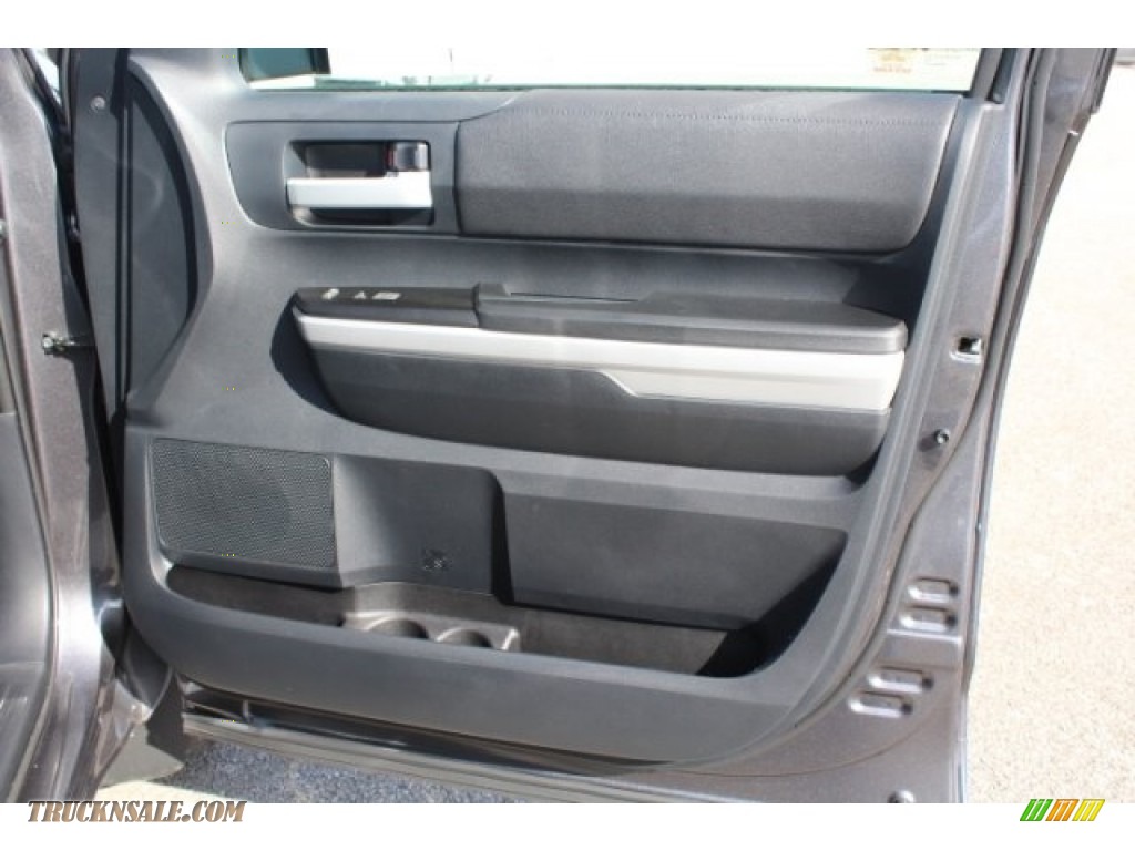 2018 Tundra SR5 CrewMax 4x4 - Magnetic Gray Metallic / Graphite photo #27 2018 Tundra SR5 CrewMax 4x4 - Magnetic Gray Metallic / Graphite photo #27