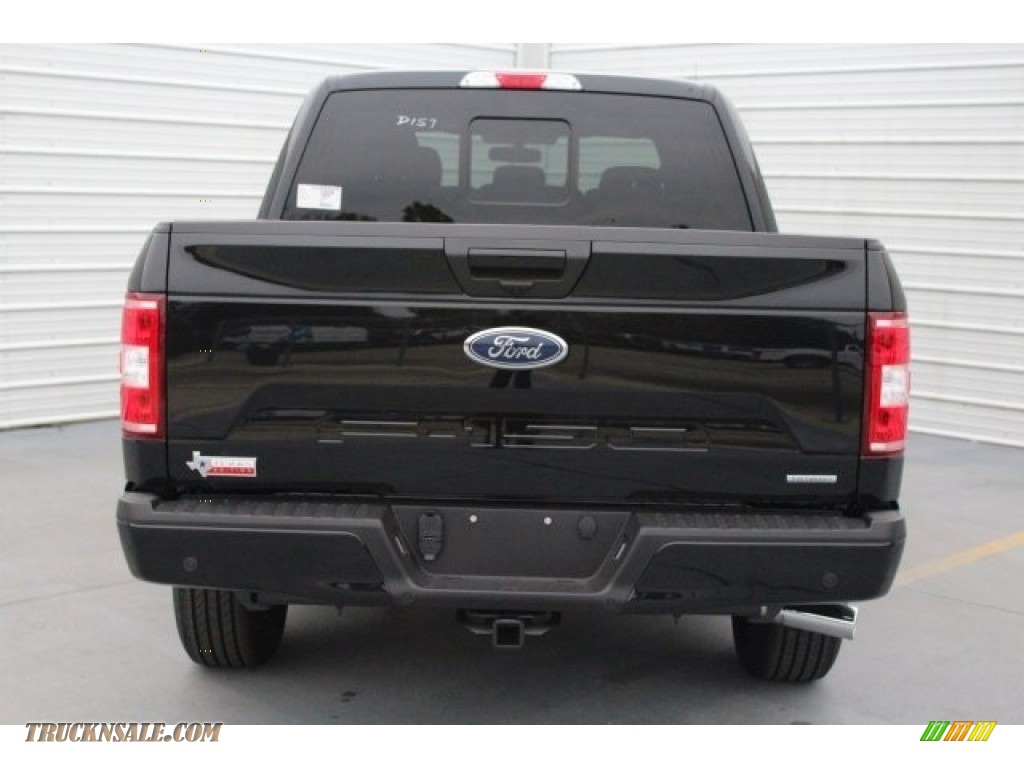 2018 F150 XLT SuperCrew 4x4 - Shadow Black / Black photo #8 2018 F150 XLT SuperCrew 4x4 - Shadow Black / Black photo #8