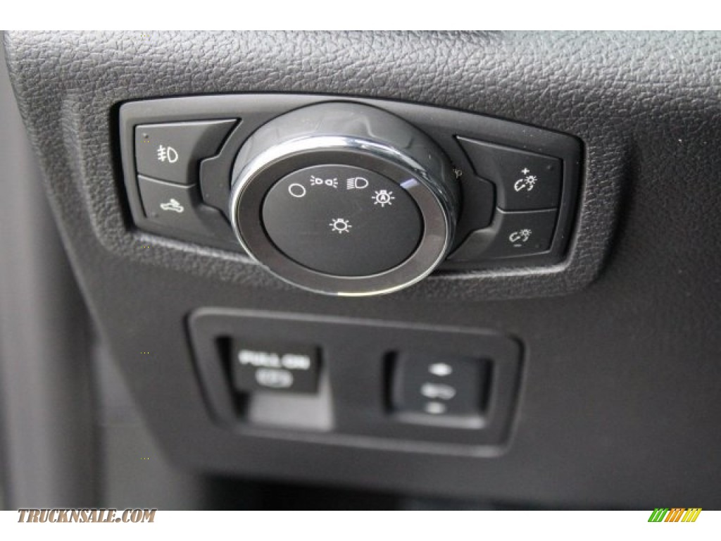 2018 F150 XLT SuperCrew 4x4 - Shadow Black / Black photo #21 2018 F150 XLT SuperCrew 4x4 - Shadow Black / Black photo #21