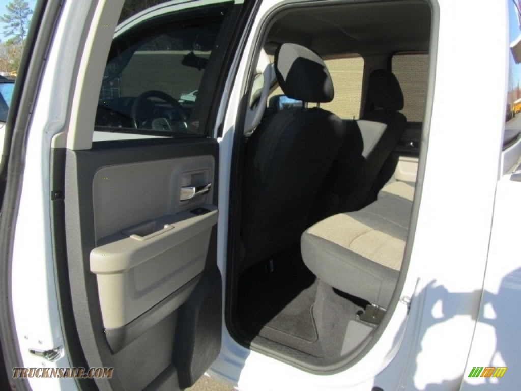 2011 Ram 1500 SLT Quad Cab - Bright White / Dark Slate Gray/Medium Graystone photo #19