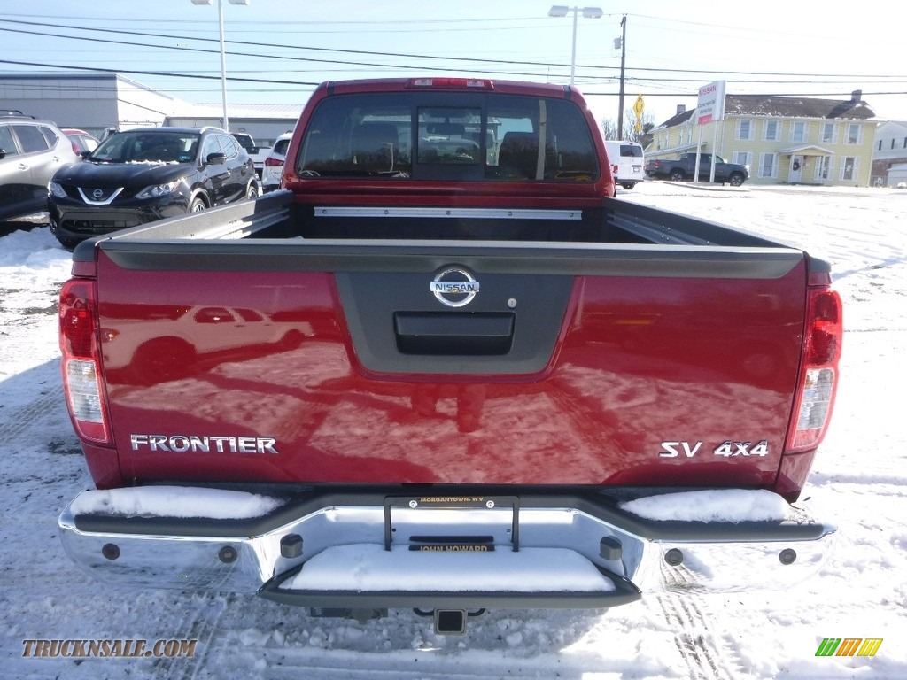 2018 Frontier SV King Cab 4x4 - Lava Red / Graphite photo #3