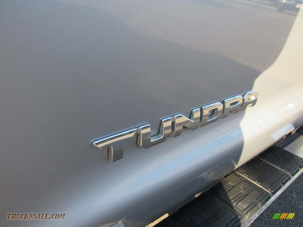 2015 Tundra SR5 Double Cab - Silver Sky Metallic / Graphite photo #50