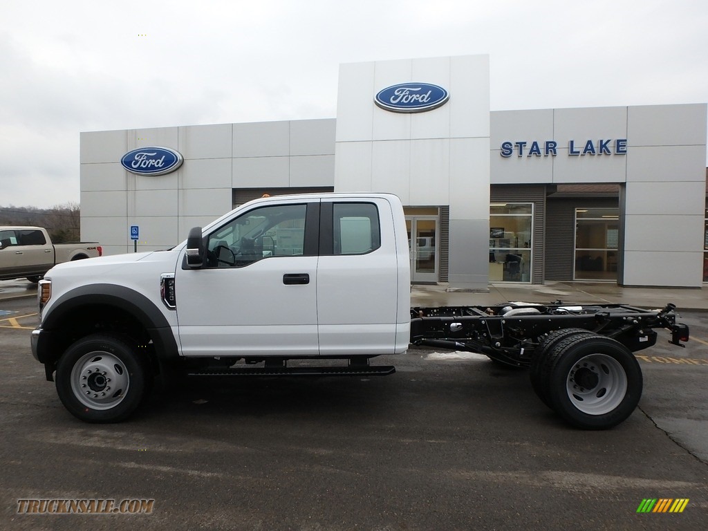 2018 F550 Super Duty XL SuperCab 4x4 Chassis - Oxford White / Earth Gray photo #10