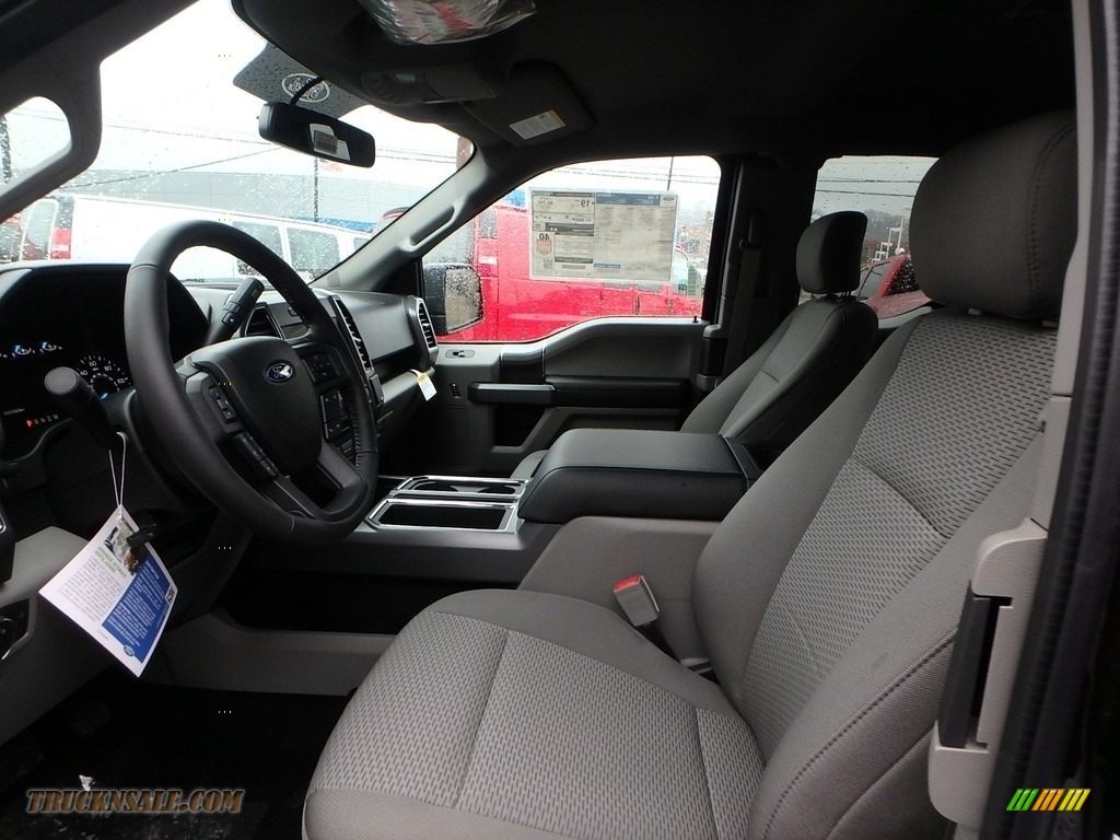 2018 F150 XLT SuperCab 4x4 - Magma Red / Earth Gray photo #10