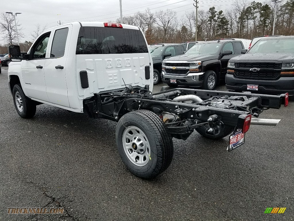 2018 Silverado 3500HD Work Truck Double Cab 4x4 Chassis - Summit White / Dark Ash/Jet Black photo #4