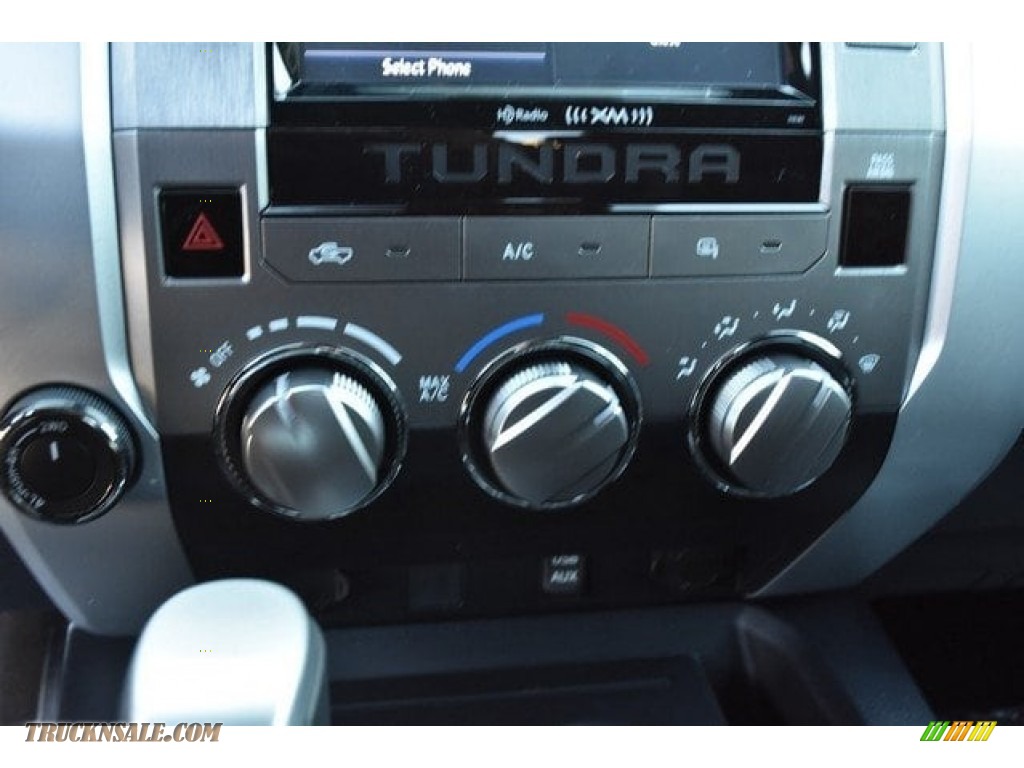 2018 Tundra SR5 Double Cab 4x4 - Magnetic Gray Metallic / Black photo #29