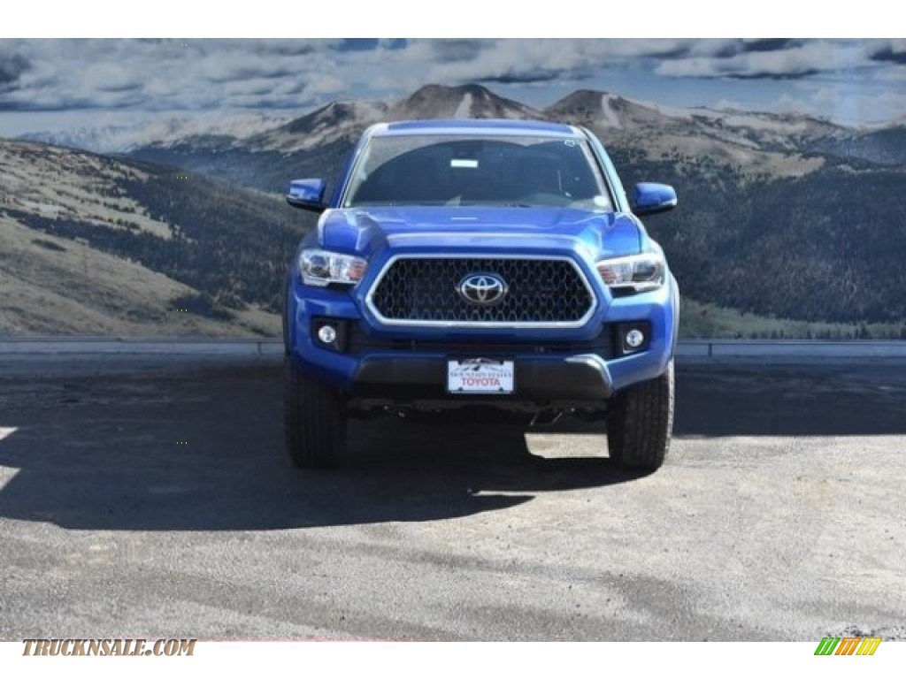 2018 Tacoma TRD Off Road Double Cab 4x4 - Blazing Blue Pearl / Cement Gray photo #2