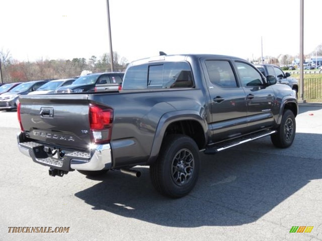 2018 Tacoma SR5 Double Cab - Magnetic Gray Metallic / Cement Gray photo #24