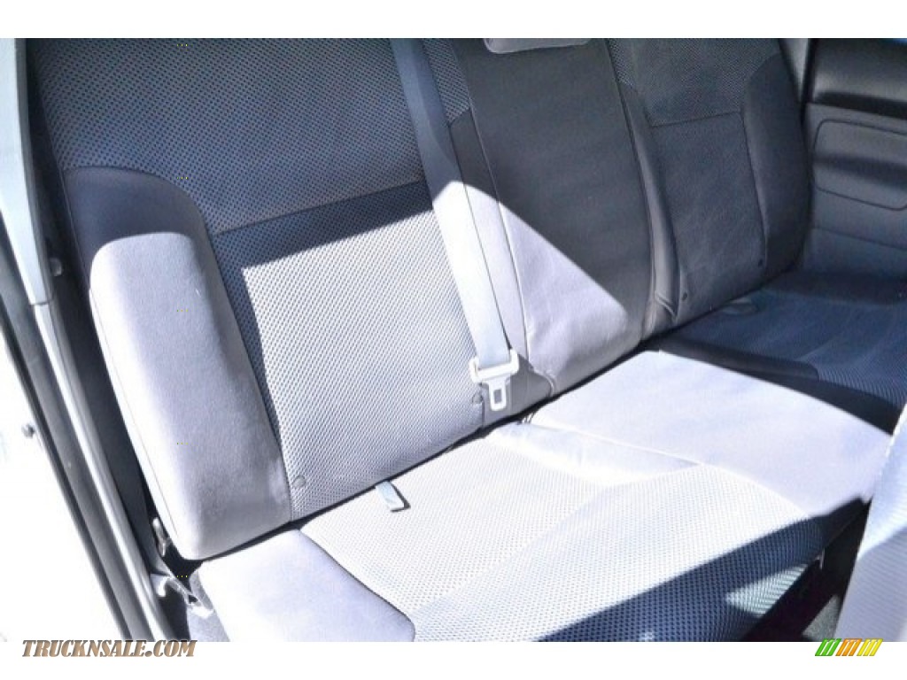 2015 Tacoma V6 Double Cab 4x4 - Super White / Graphite photo #23
