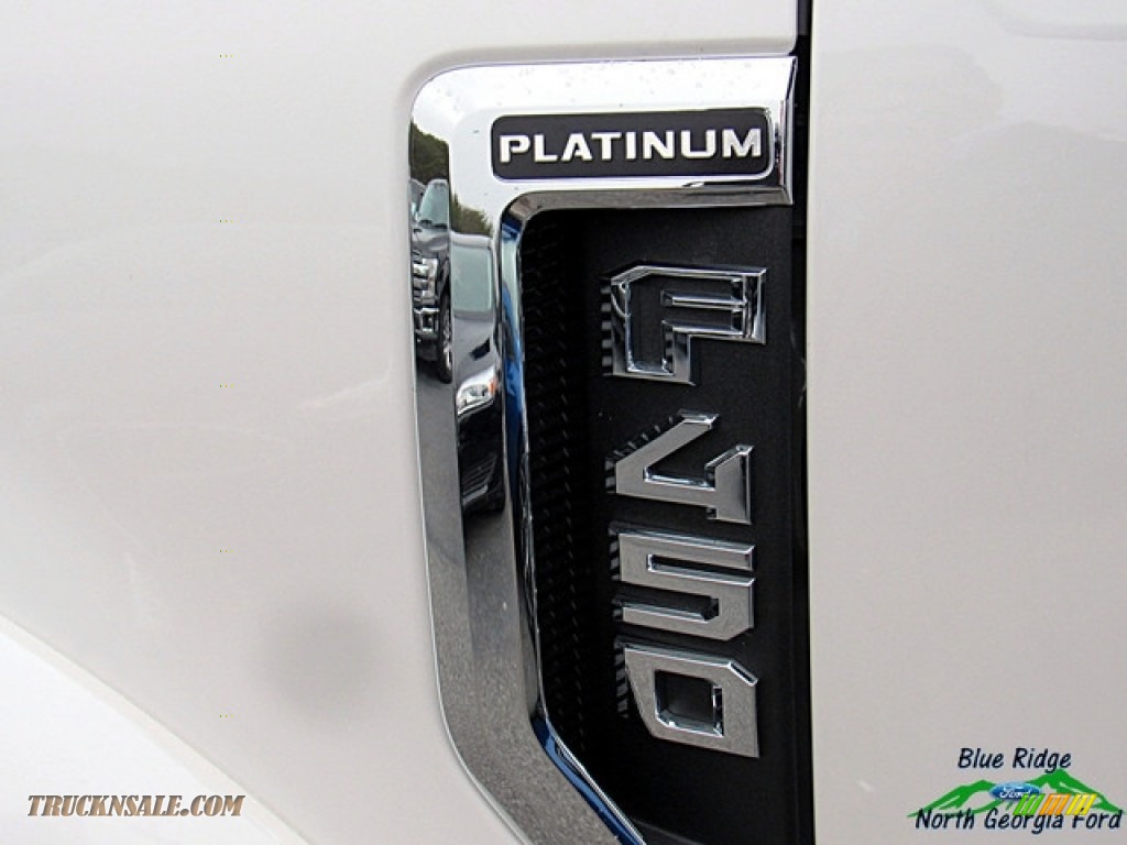 2018 F450 Super Duty Platinum Crew Cab 4x4 - White Platinum / Black photo #37 2018 F450 Super Duty Platinum Crew Cab 4x4 - White Platinum / Black photo #37