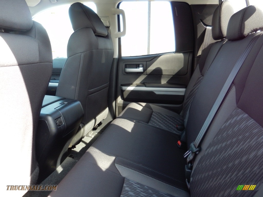 2018 Tundra SR5 Double Cab 4x4 - Magnetic Gray Metallic / Black photo #4