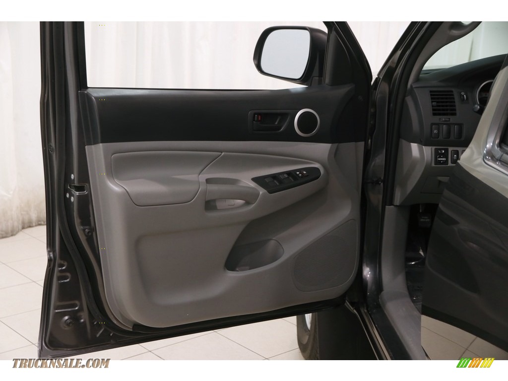 2015 Tacoma V6 Double Cab 4x4 - Magnetic Gray Metallic / Graphite photo #4