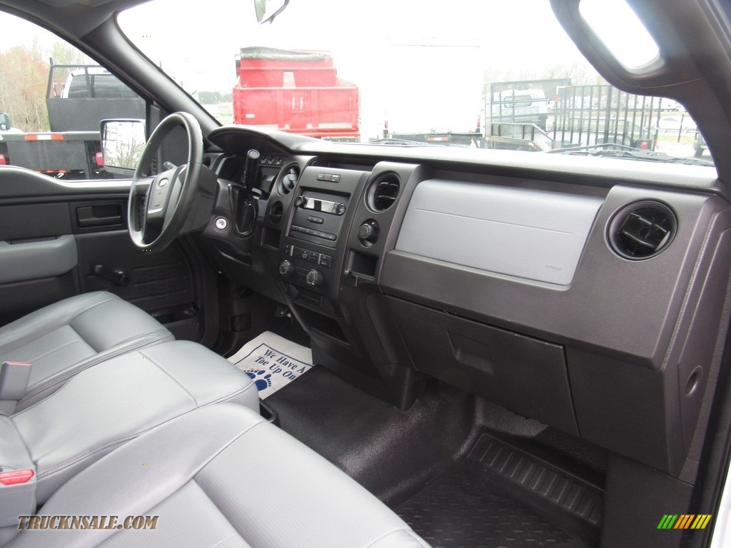 2013 F150 XL Regular Cab - Oxford White / Steel Gray photo #12