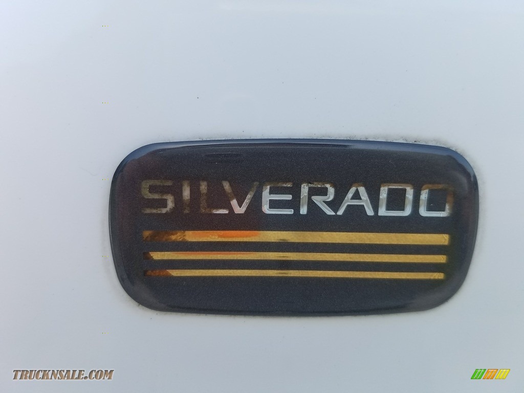 2004 Silverado 1500 Regular Cab - Summit White / Dark Charcoal photo #10
