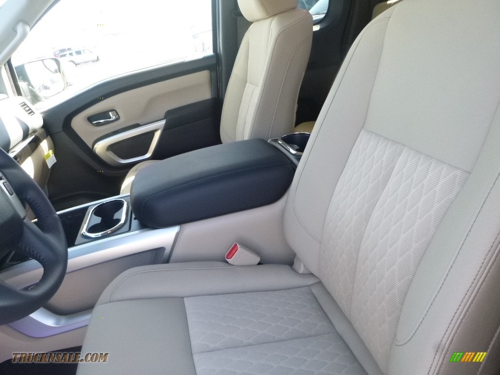 2018 Titan SV King Cab 4x4 - Java Metallic / Beige photo #14