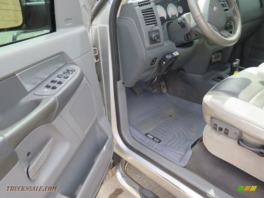 2007 Ram 3500 SLT Quad Cab 4x4 Dually - Bright Silver Metallic / Medium Slate Gray photo #32