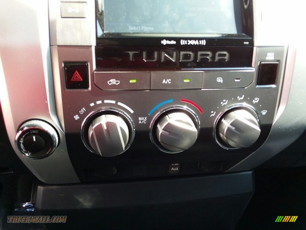 2018 Tundra SR5 Double Cab 4x4 - Midnight Black Metallic / Graphite photo #13